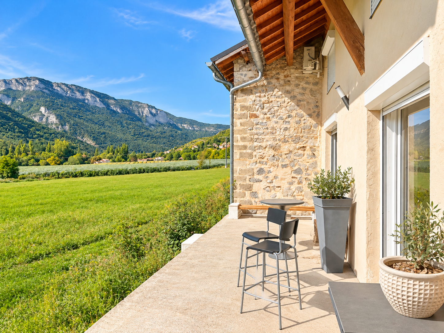 En exclusivité   Maison de 112,81 m2 à Trescléoux avec vue sur les montagnes
